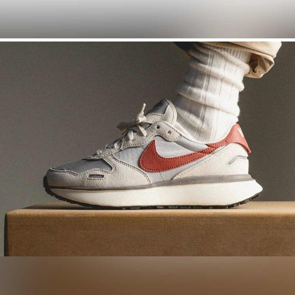 Nike Phoenix Waffle sneaker Womens size 10 New